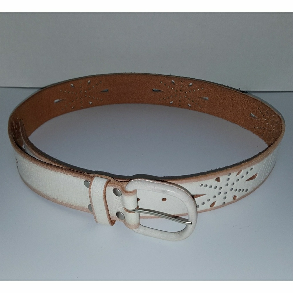 10624 STAR LASER CUT STUDDED LEATHER BELT